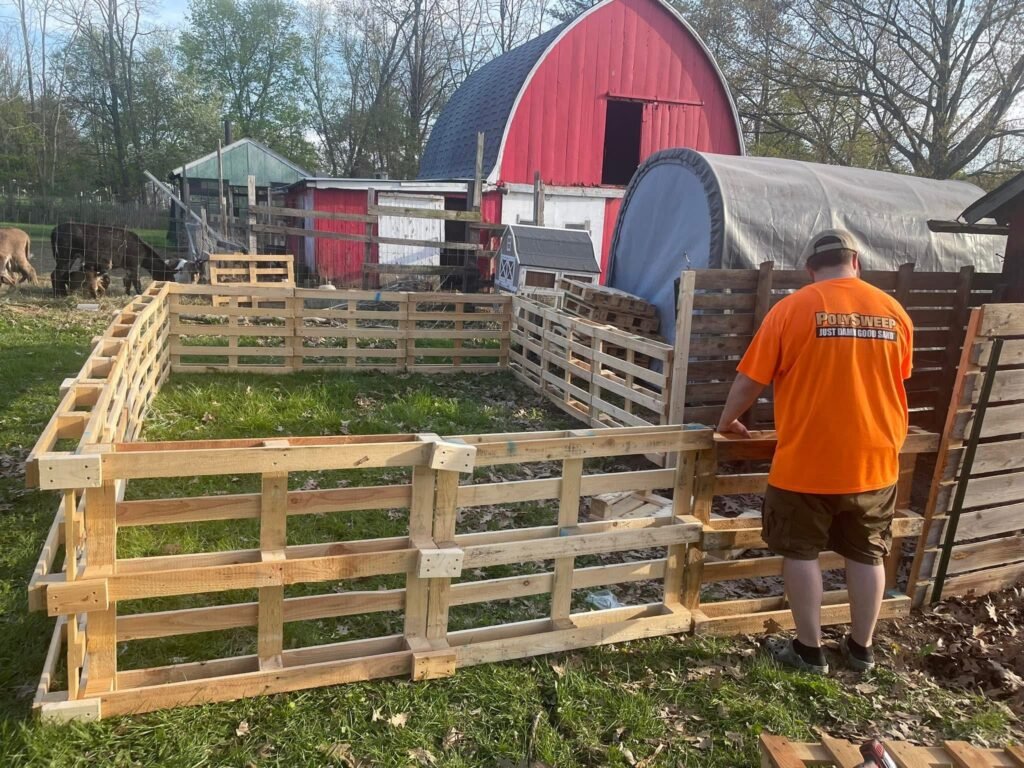 building a fence for pigs from pallets